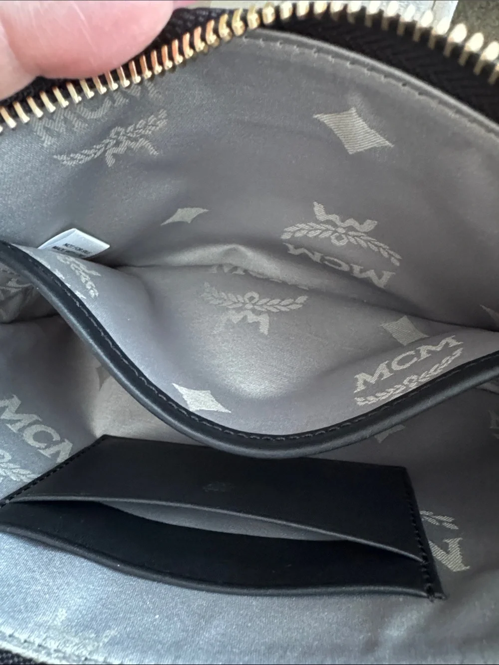 MCM compact black